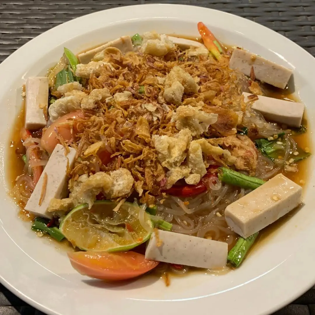 ตำเส้นเล็กน้ำปลาร้า ร้านยำวะ บ้านโป่ง
